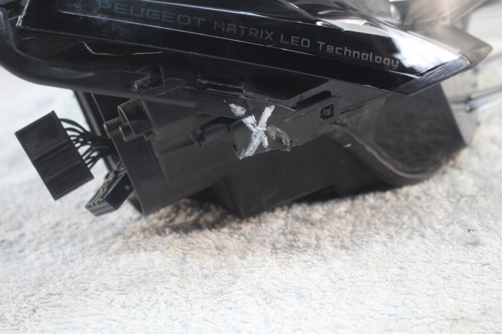 Фара правый  перед peugeot 308 408 full led matrix рестайлинг  t10 98596618 с Разборки