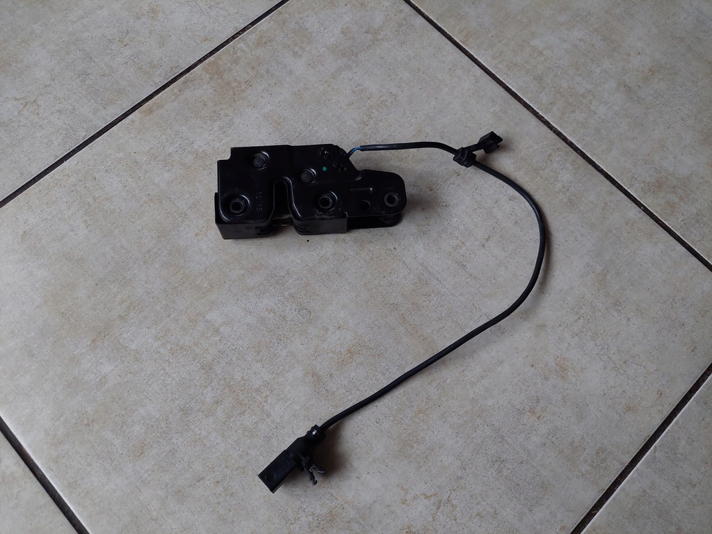 фото №1, Замок капот - audi q5 - 8r0