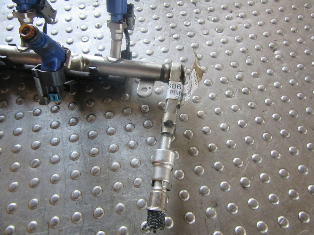 фото №8, Suzuki xl7 gmc acadia 3.6i 2007 молдинг впрыскная форсунки kpl