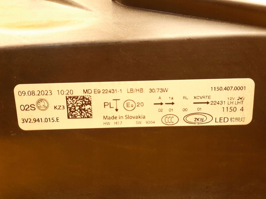 Skoda superb 3 фара перед правый  левая комплект новая  uk с Разборки