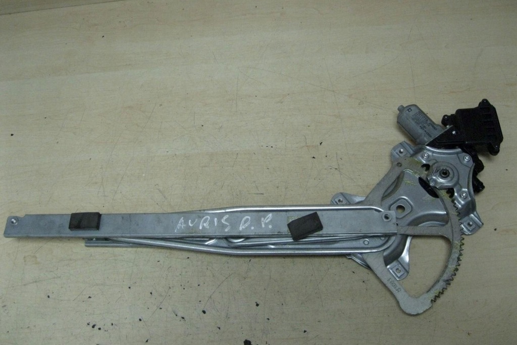 фото №7, Подъемник стекло правых передних дверь toyota auris _e15_ 8570102010