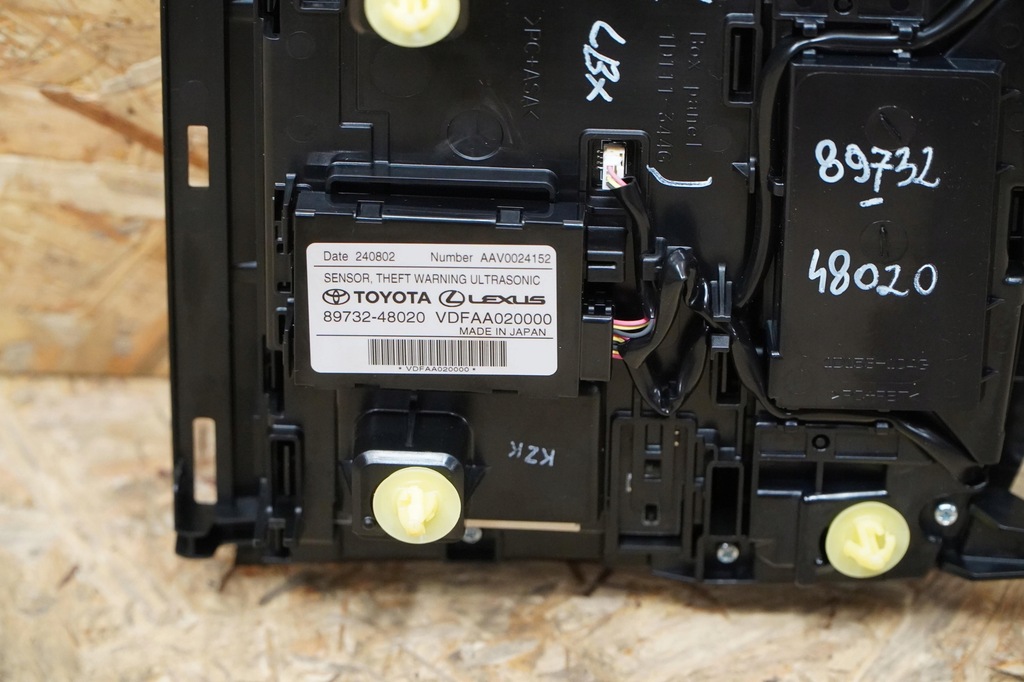 фото №7, Лампа освітлення стельовий 89732-48020 lexus lbx nowa 0km 24r