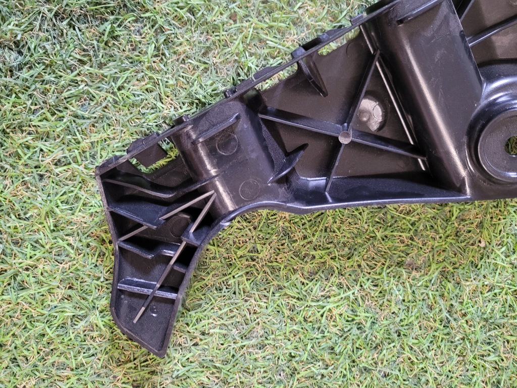 фото №9, Audi a1 ii 82a напрямна бампера правий задня задній