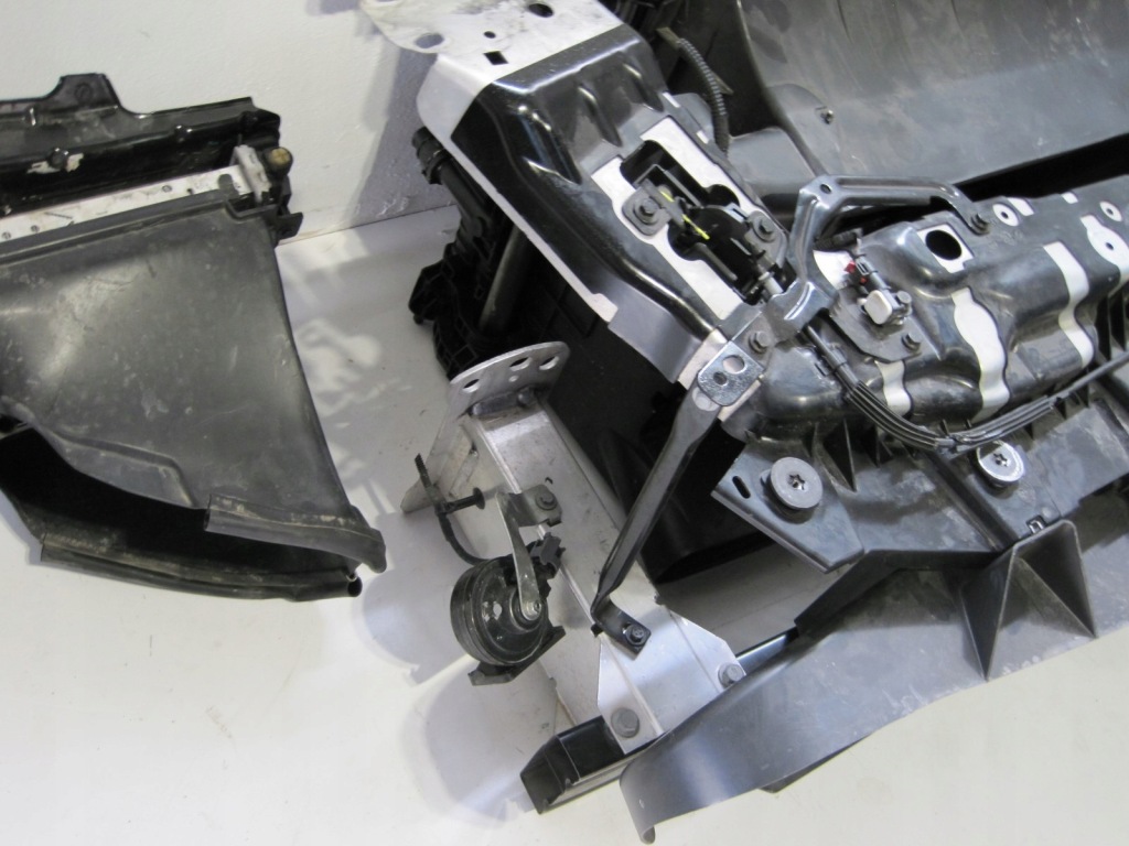 Ремень передний радиатор maserati grecale 2,0i hyb в Украине