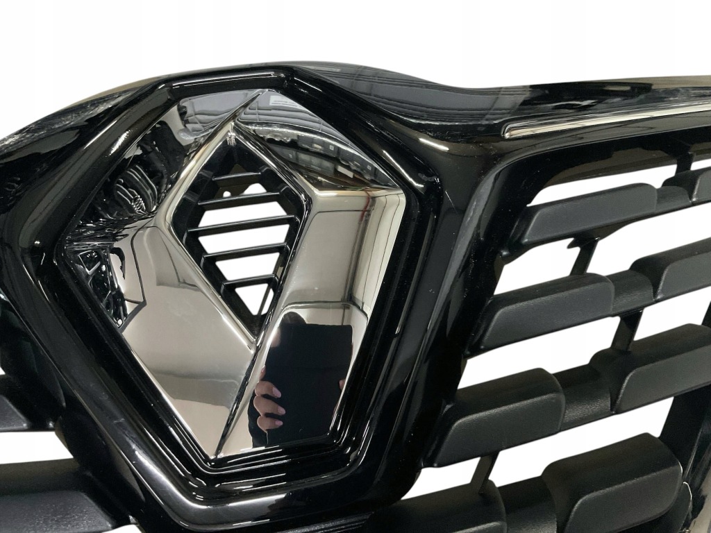 Бампер, решётка , решётка радиатора renault kadjar дорестайлинг  620220343r 673. в Украине