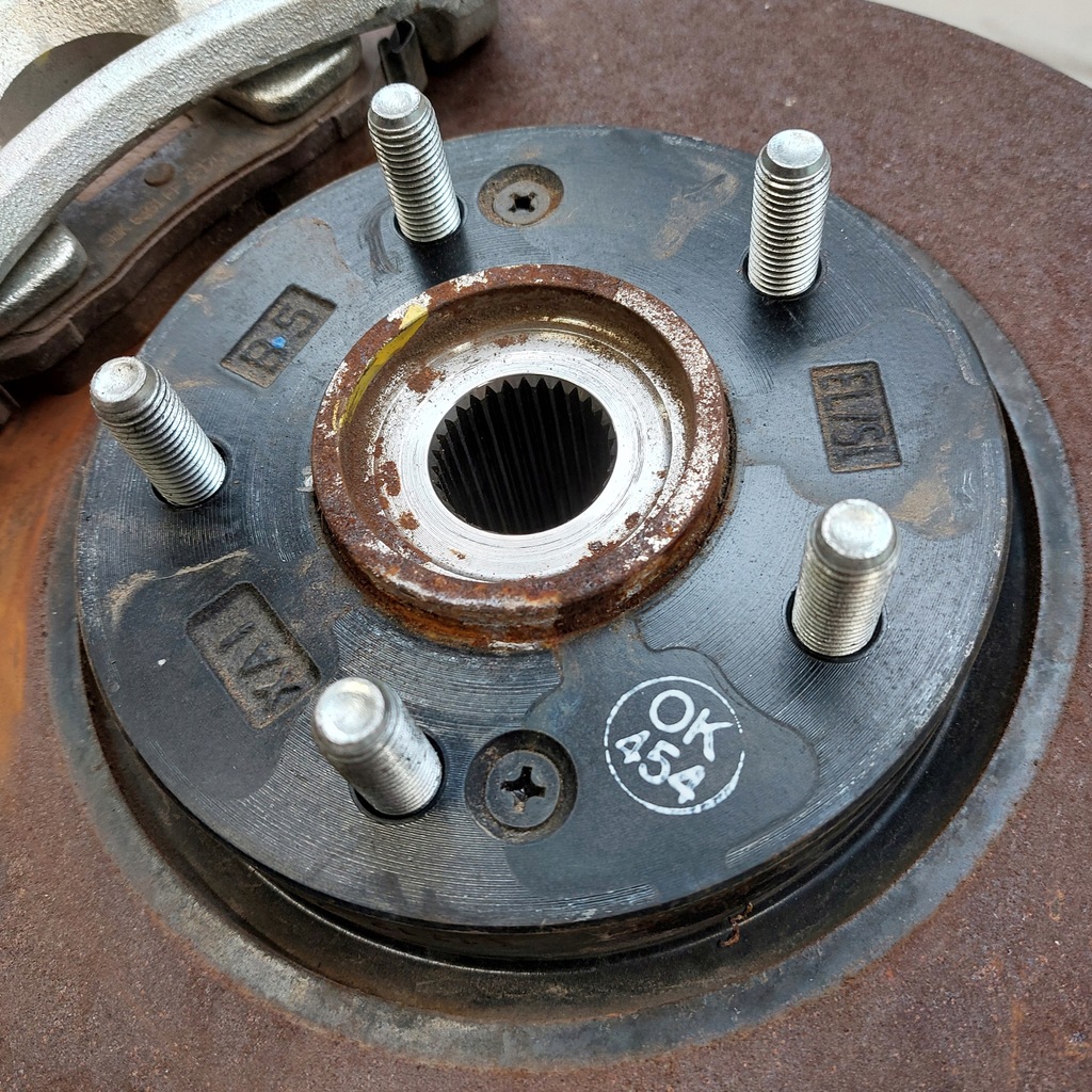 фото №11, Hyundai ix35 1,7crdi поворотный кулак левая перед суппорт