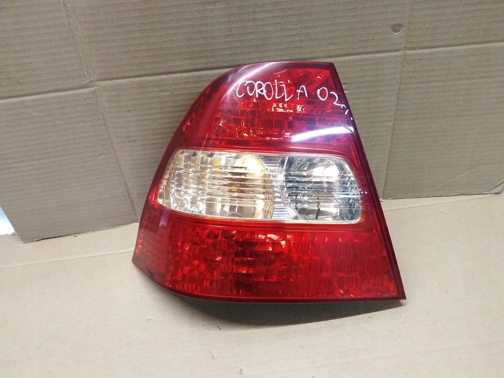 фото №1, Toyota corolla e12 sedan лампа левая задняя uk