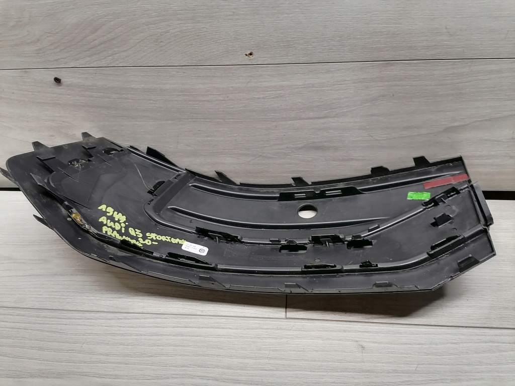 фото №8, Audi q5 sportback решітка правий задня 80f807320