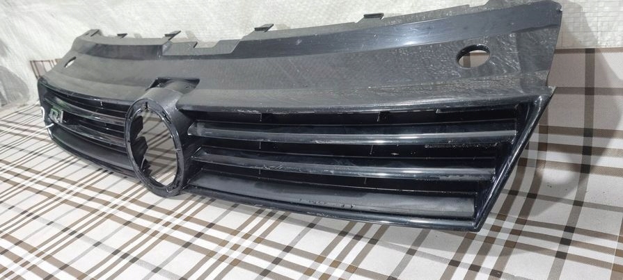 фото №6, Решітка радіатора vw polo 6co853653