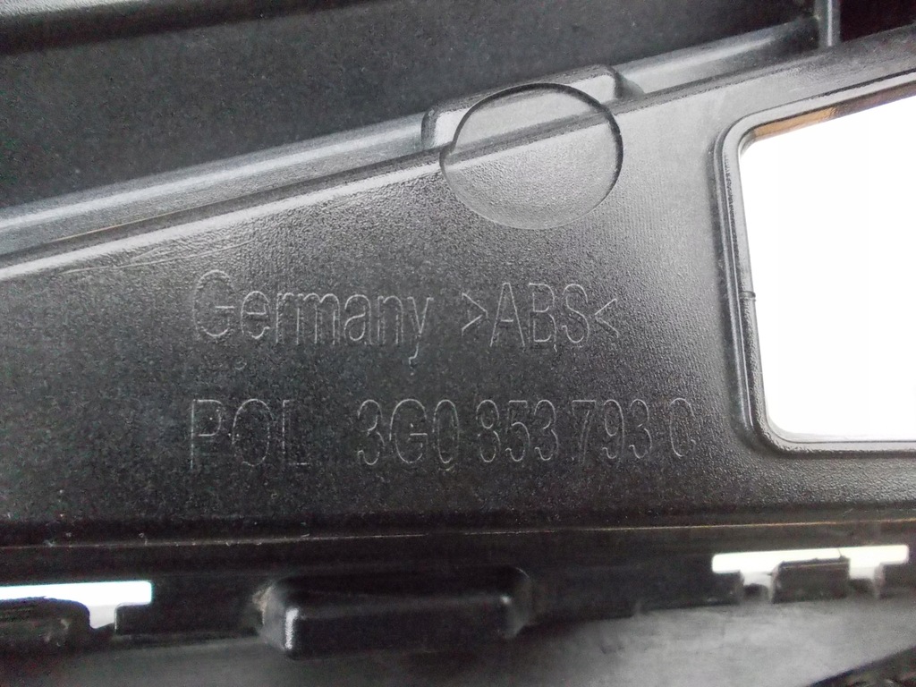 фото №16, Решітка ліва бампера перед passat b8 lift r-line