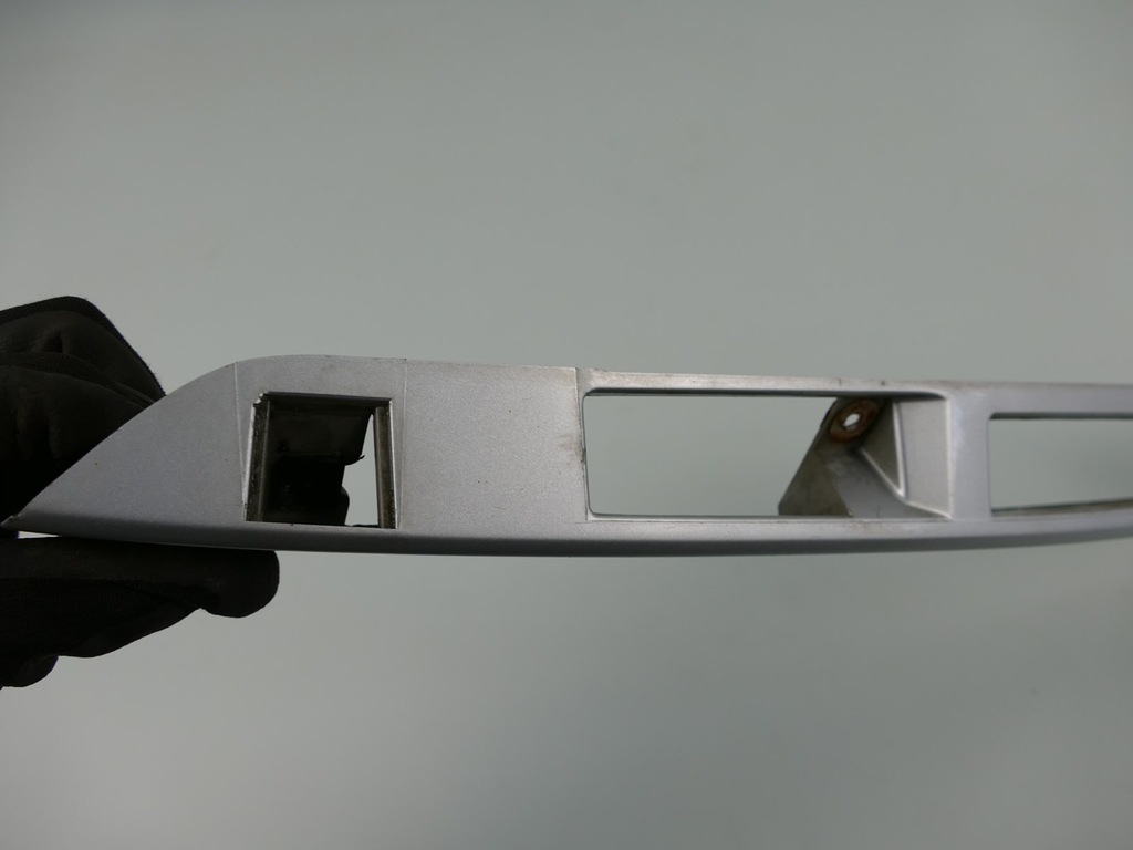 фото №6, Mazda premacy накладка кришки багажника 18g