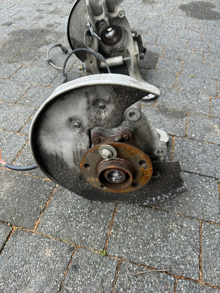 фото №1, Поворотний кулак задня audi a5 8t