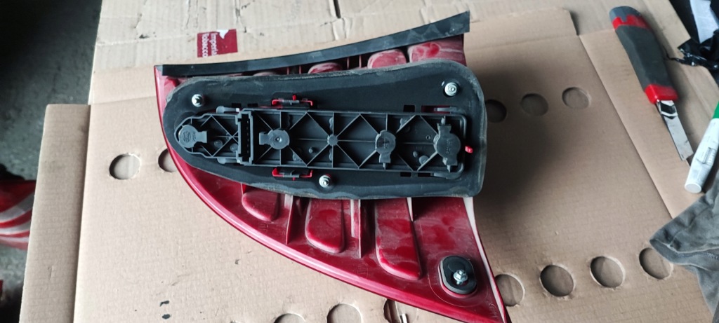 фото №1, Mercedes w203 kombi вкладиш лампи правої задня