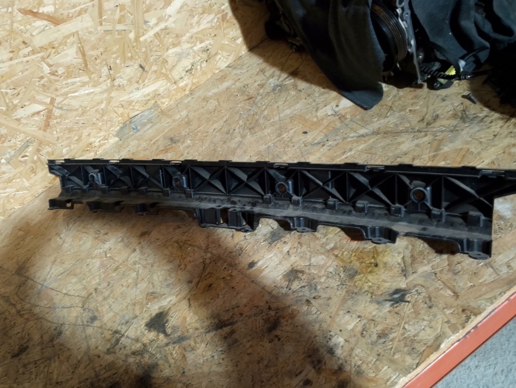 фото №3, Напрямна кронштейн бампера t roc lift 2ga807863a