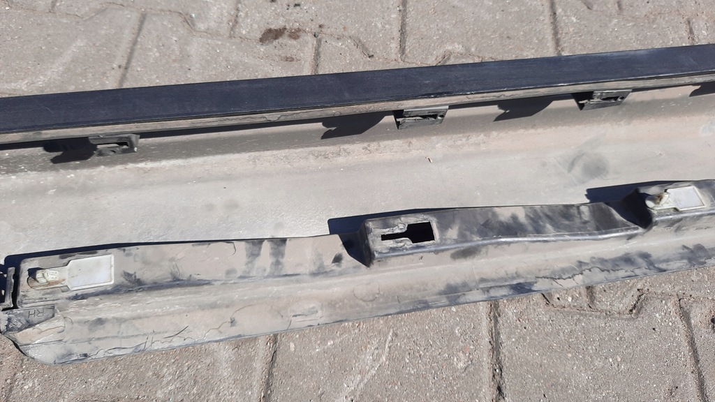 фото №10, Молдинг порог правая 31290542 volvo v40 ii cc