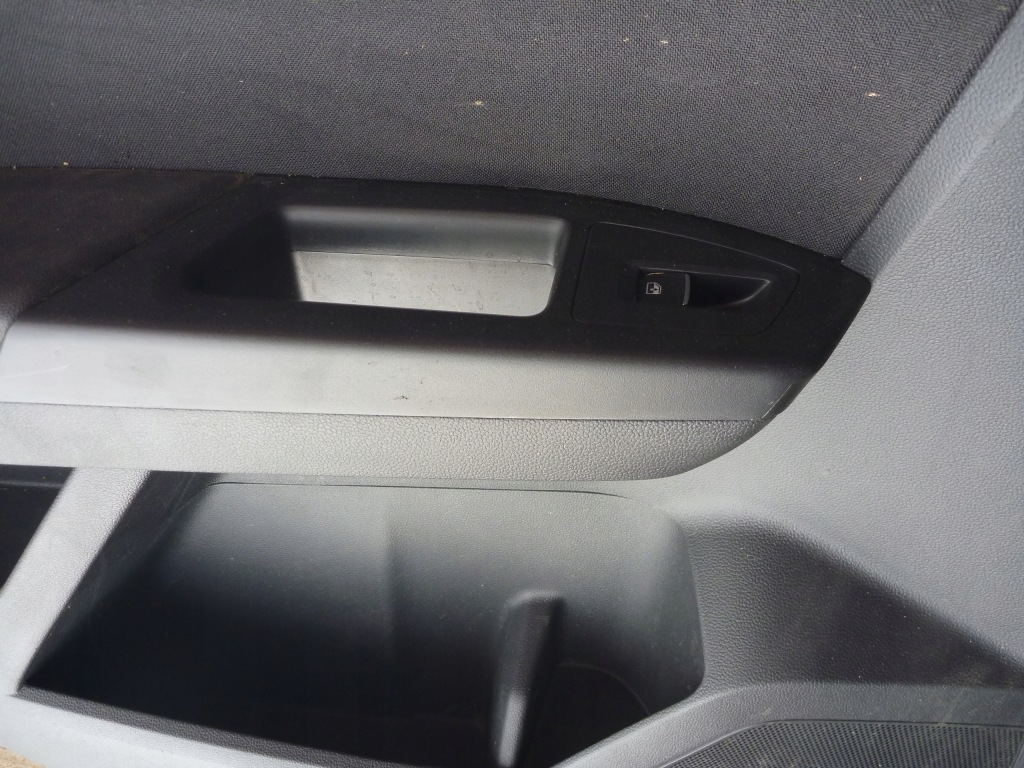 Обшивка дверь левая задний vw atlas teramont 2019 с Разборки