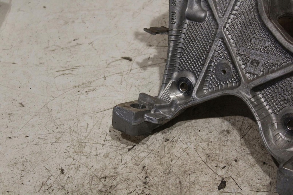 фото №11, Кронштейн кронштейн кронштейн двигуна права audi a4 s4 b9 2018