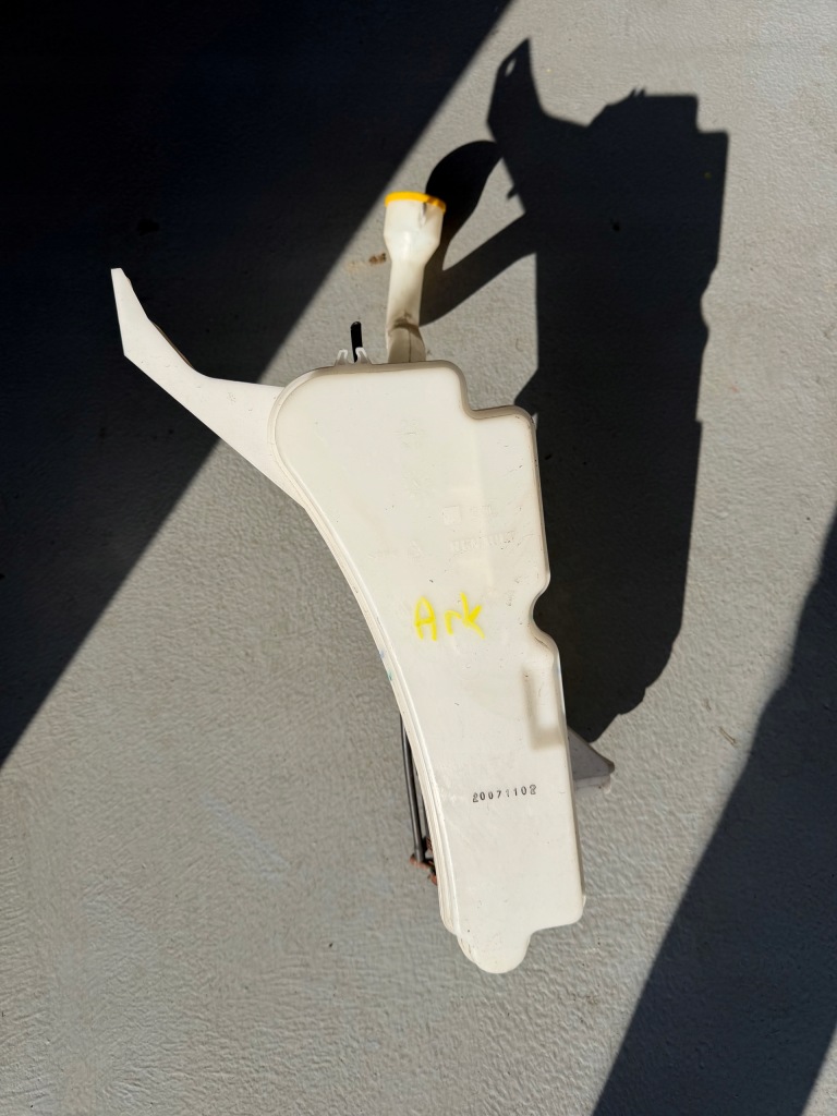 Купити Бачок бак рідина омивача kompletny помпа renault arkana