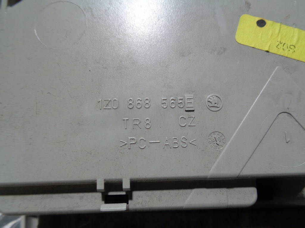 фото №10, Бардачок стельовий skoda octavia ii 1z0868565e