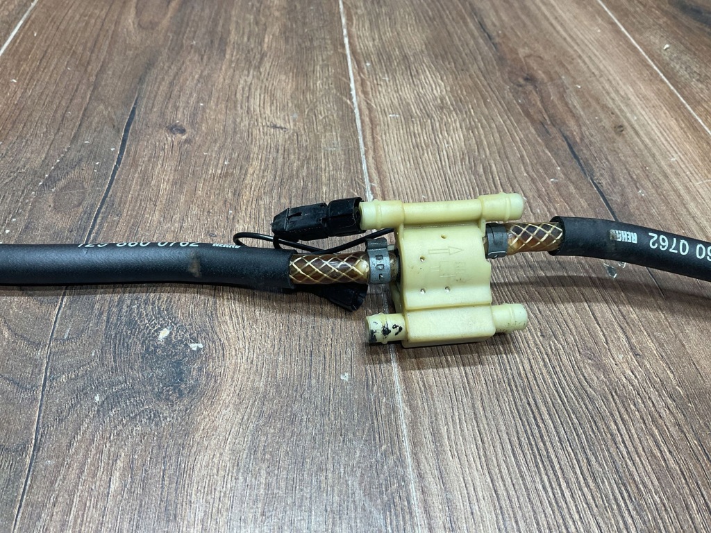 Патрубок рідина do розпилювача скло передньої mercedes sl r129 1298600762 Недорого