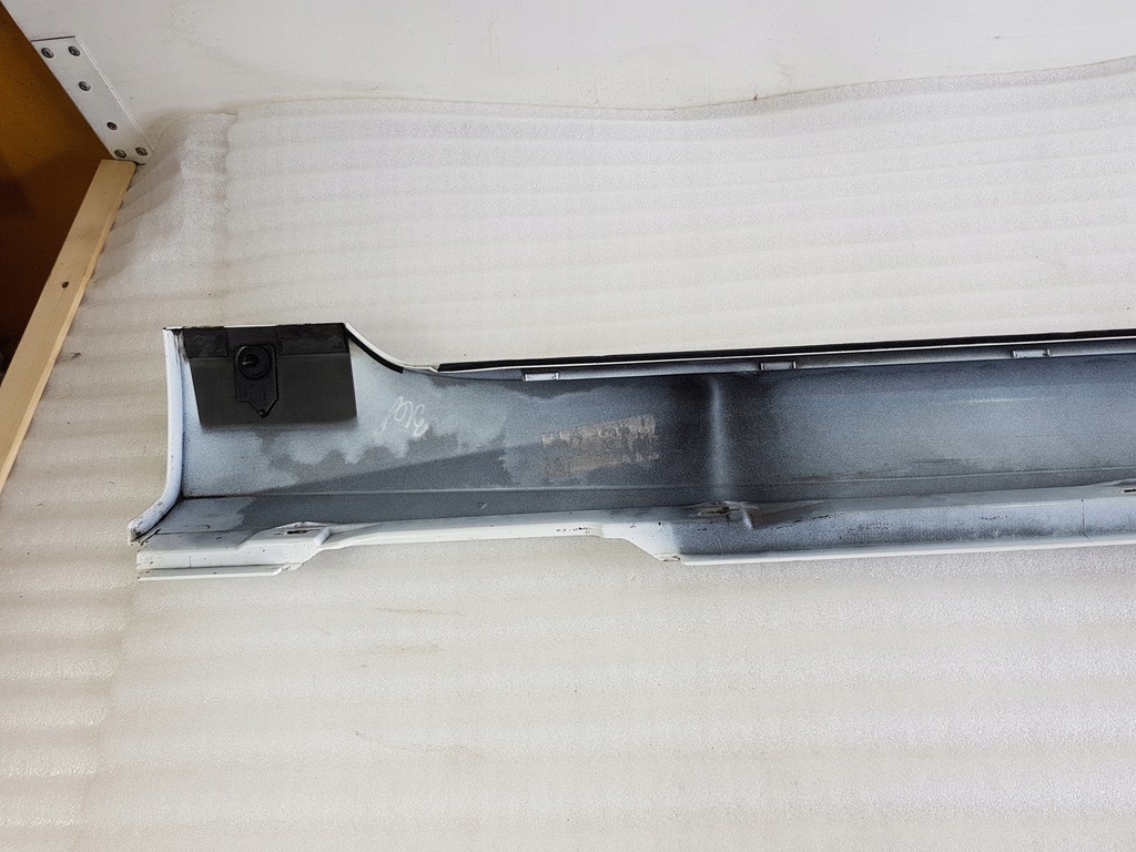 фото №10, Audi оригинальный номер 4k0853855 молдинг порог накладка