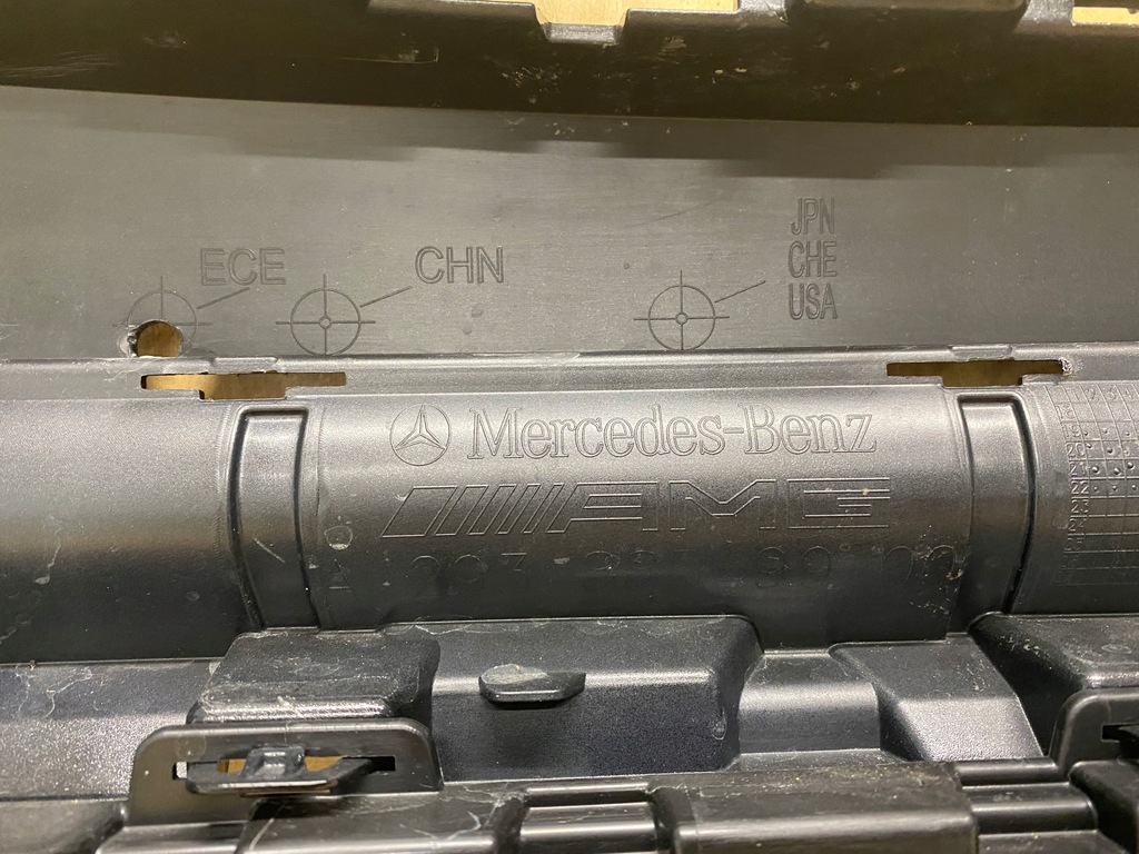 фото №9, Mercedes eqc amg a2938859900 бампер перед передній