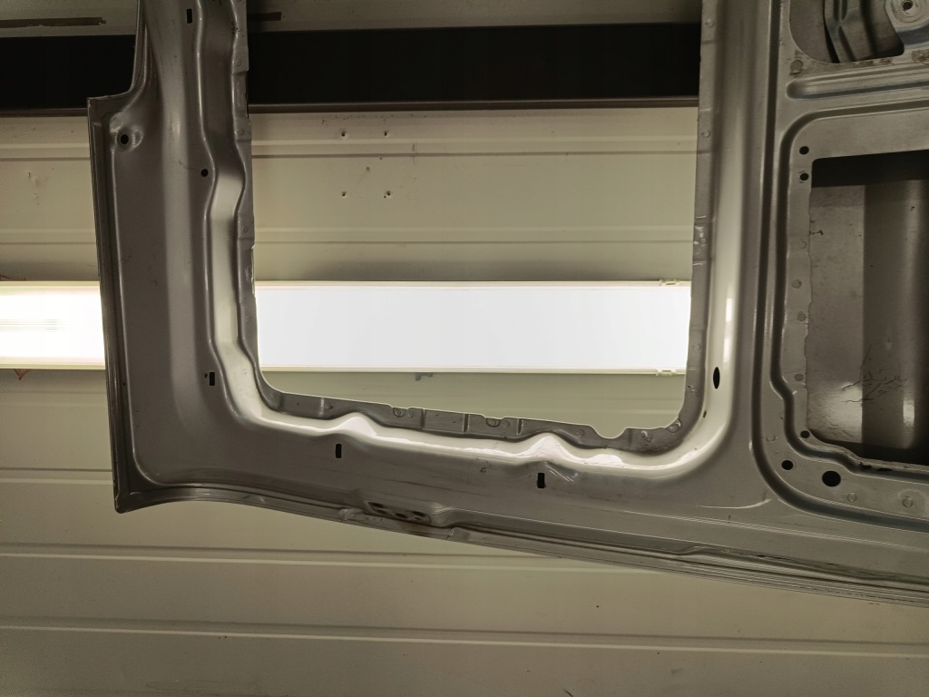 фото №15, Mercedes vito w639 - дверь задние правое крыло серебристый