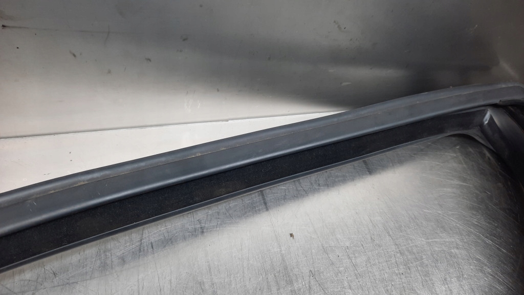 фото №8, Прокладка двері лівий задня 30762368 volvo xc60 08-17r