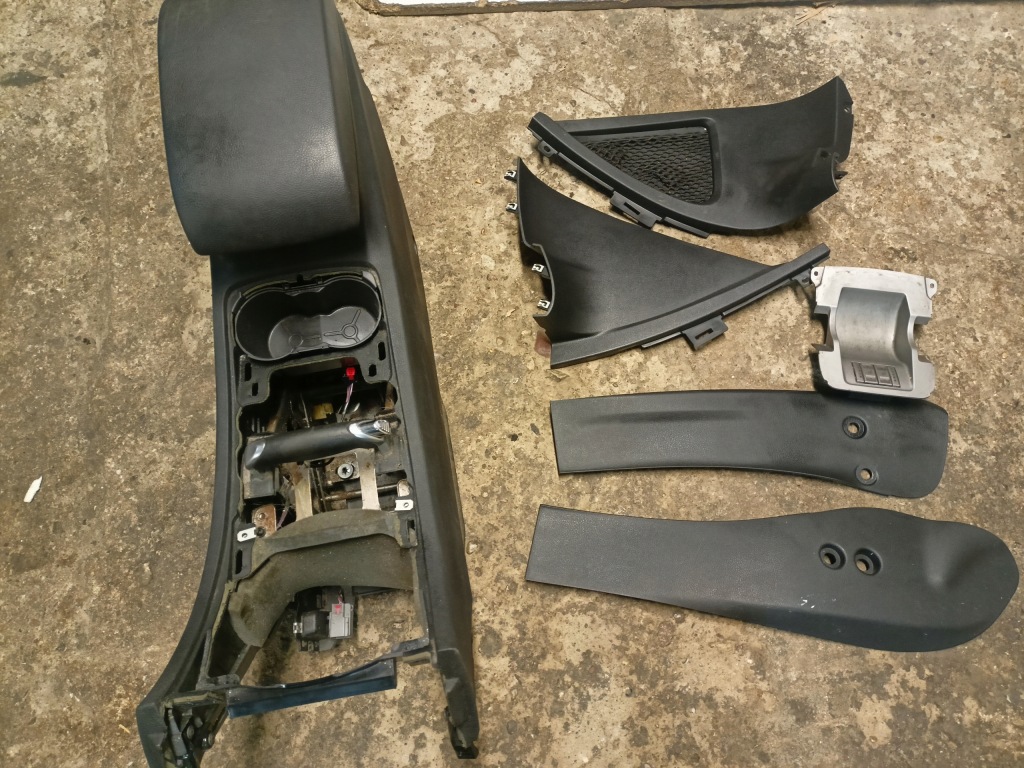 Купить Ford s-max подлокотник 2008 год