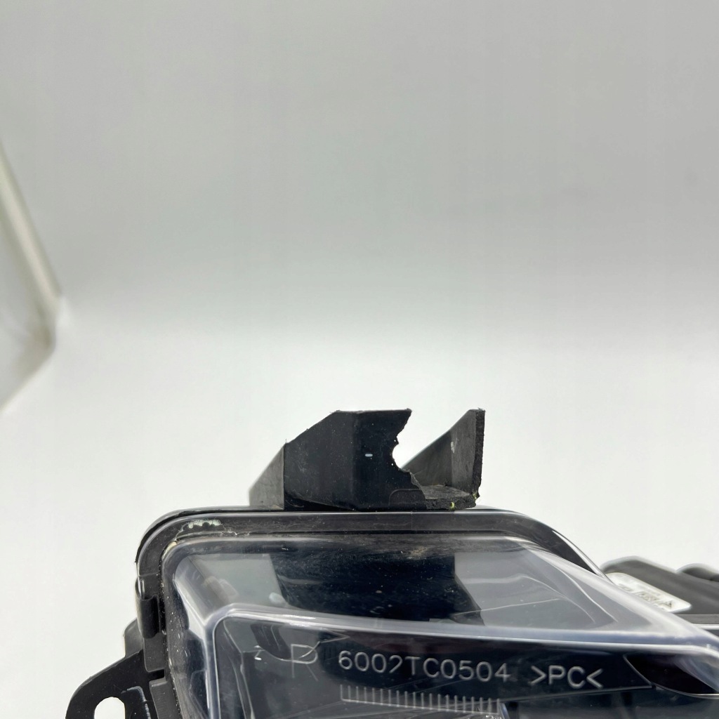 Tesla model 3 протитуманна фара led правий перед 107739600d Ціна