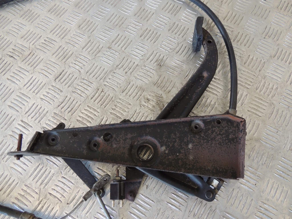 Mercedes w114 w115 педаль гальма в Україні