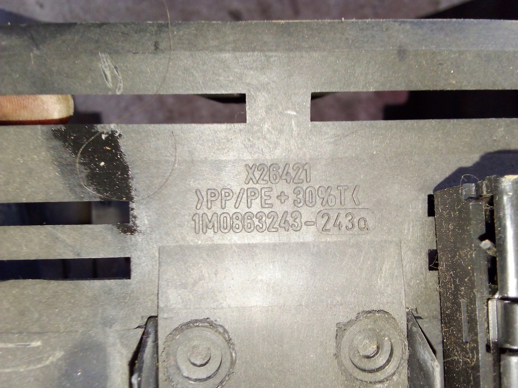 фото №10, Панель  середня з тримач na чашки seat leon toledo 1m0863243 1m2862531