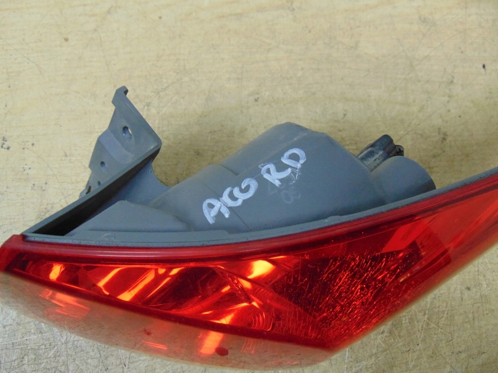 фото №16, Лампа права задня honda accord viii kombi europa