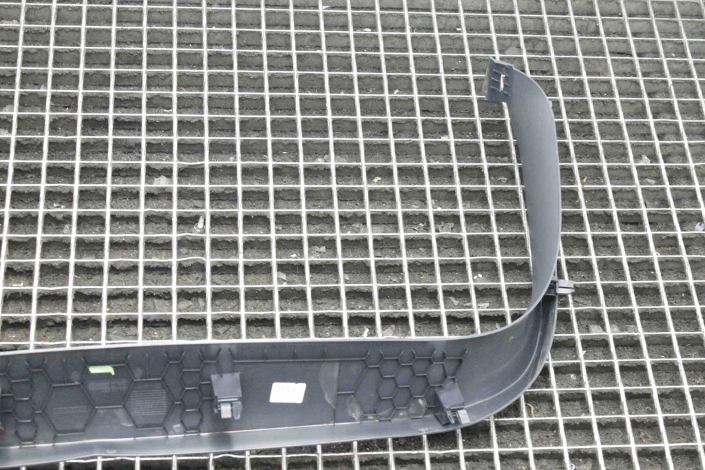 Молдинг декоративная багажника mercedes-benz eqb x243 a2437401100 32577950 с Разборки