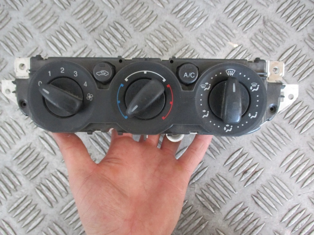 фото №1, Панель управление воздуховоды ford focus ii 04-07r