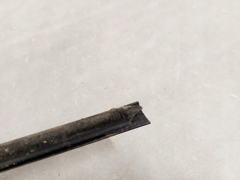 фото №6, Volvo c30 молдинг ущільнювач лівий перед ліва