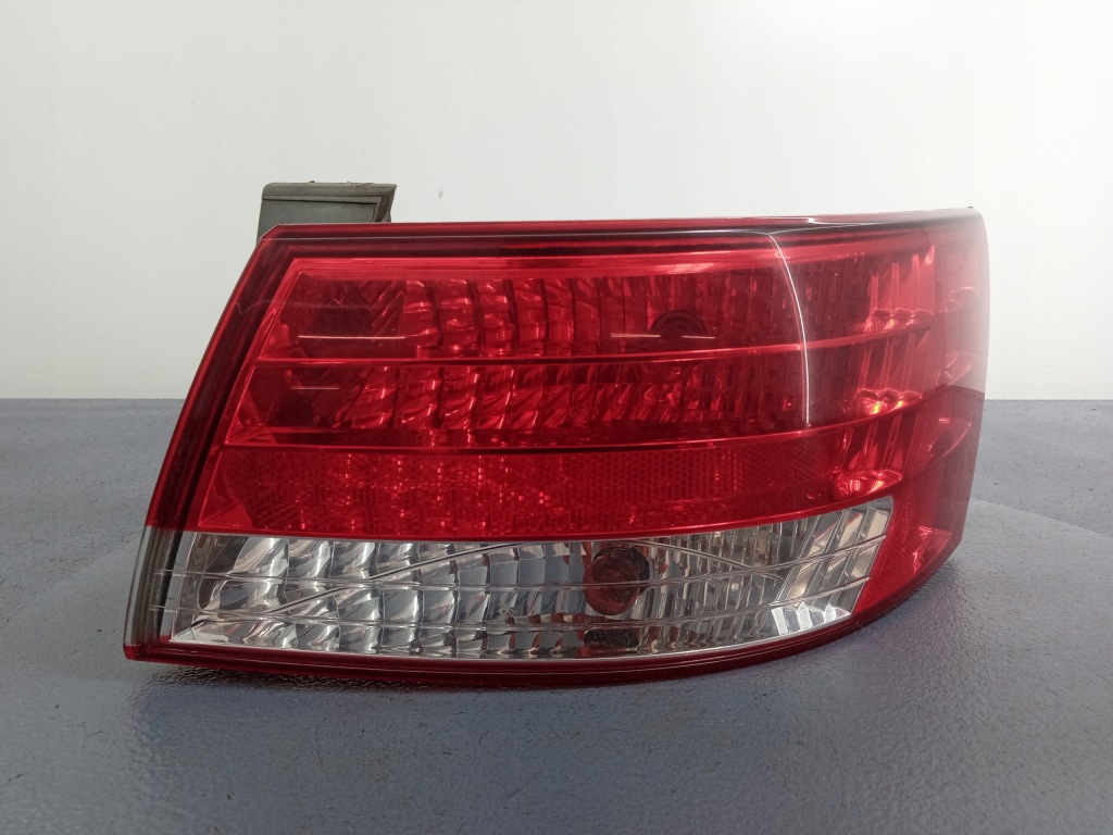 фото №1, Sonata iv nf лампа задняя правая наружная 92402-3k0