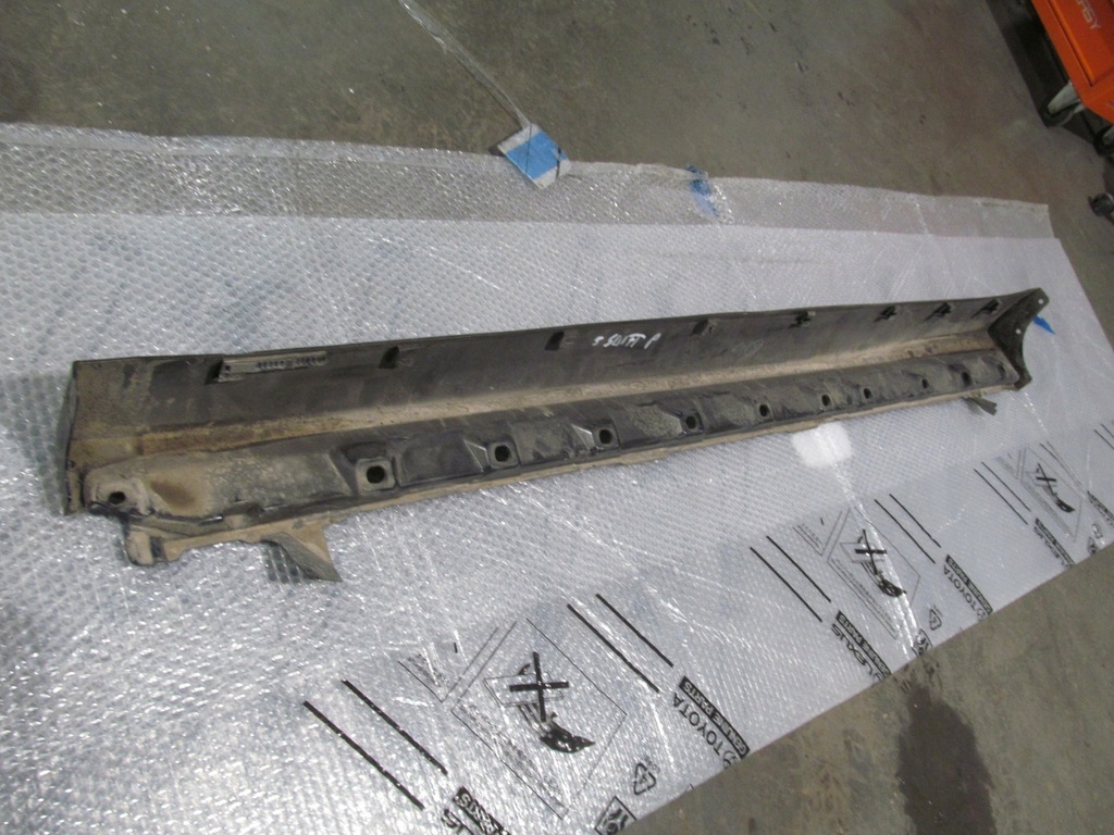 фото №9, Suzuki swift 10-17 молдинг накладка порог правый c402