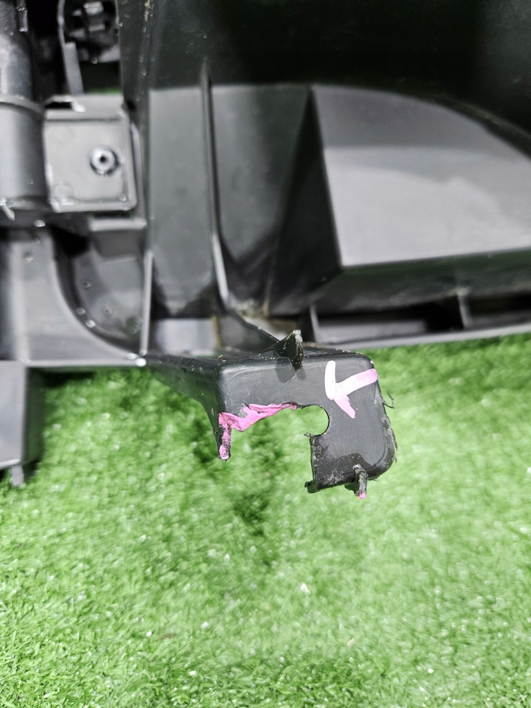 фото №8, Усилитель бампера решётка радиатора renault twingo iii 14-17 620369615r