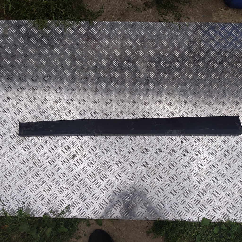 фото №1, Молдинг дверь левый перед kia stonic 87723-h8400