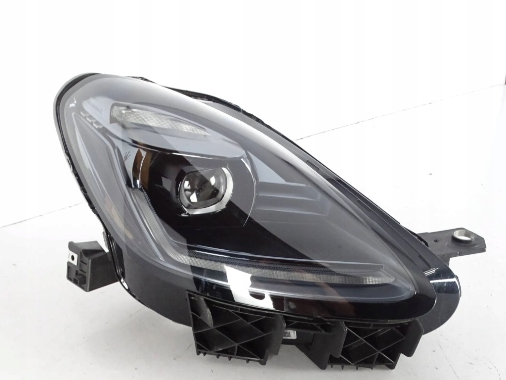 фото №4, Лампа перед передня права masrati grecale