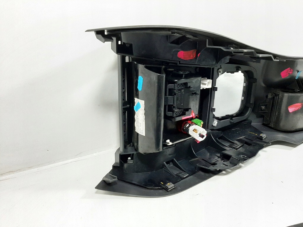 фото №14, Vw golf v 5d hb 06r туннель средний пепельница 1k0863243a