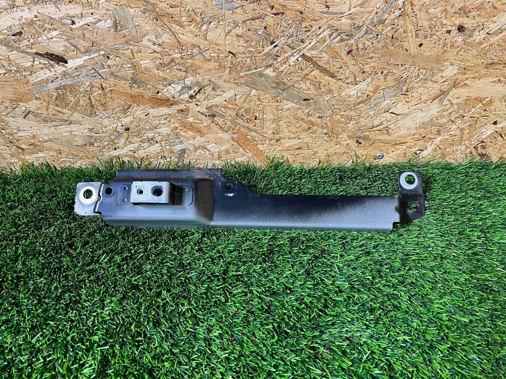 фото №1, Кронштейн крыла правое перед volvo xc60 ii оригинал