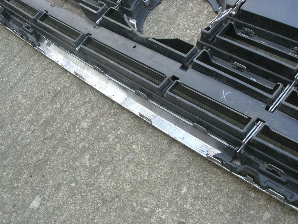 фото №10, Решётка радиатора vw touareg iii 760853653e 651l w-wa