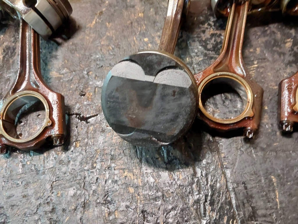 Поршень з шатун bmw 5 e39 520i m52b20tu 206s4 Оригінал