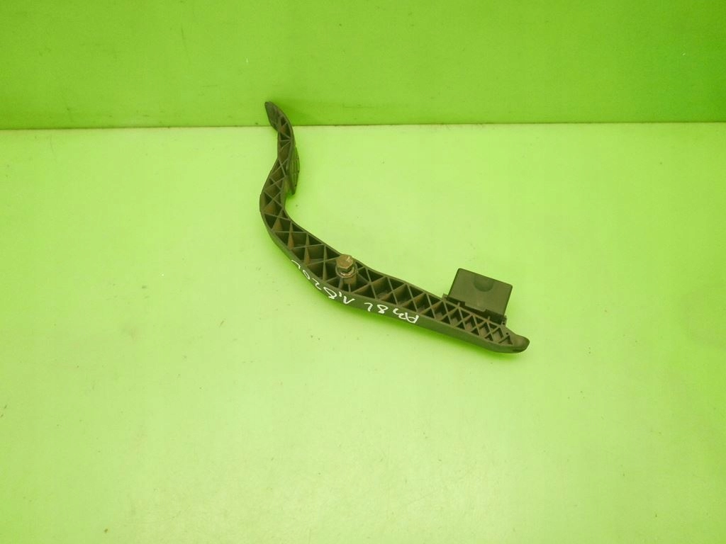 фото №7, Педаль газа ускорения audi a3 i 8l 1.8 96-00