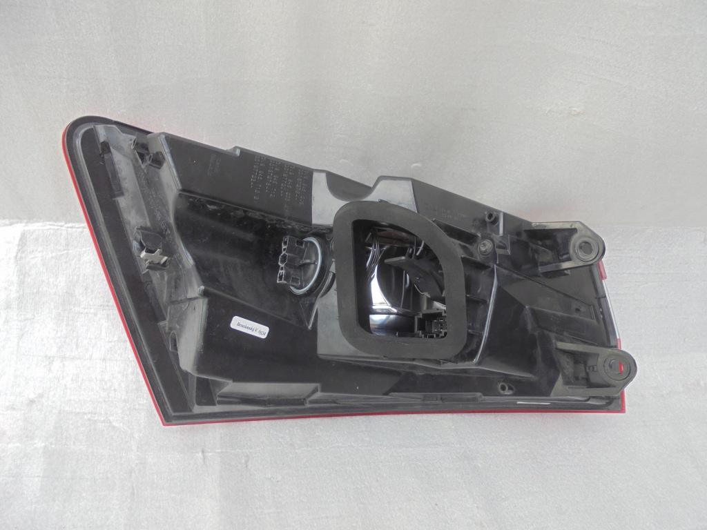 фото №6, Лампа обычная+ led задняя правая skoda superb iii 3 kombi 3v9945208a eu idealna