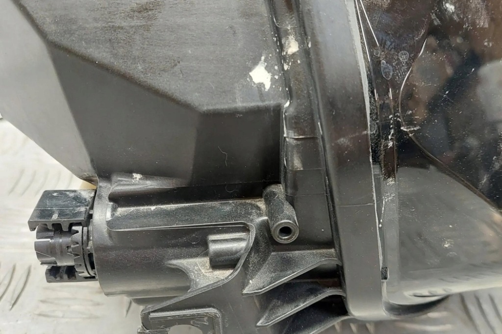 фото №9, Лампа права передня audi q4 suv f4b 89a941036 2.0l electric 2023