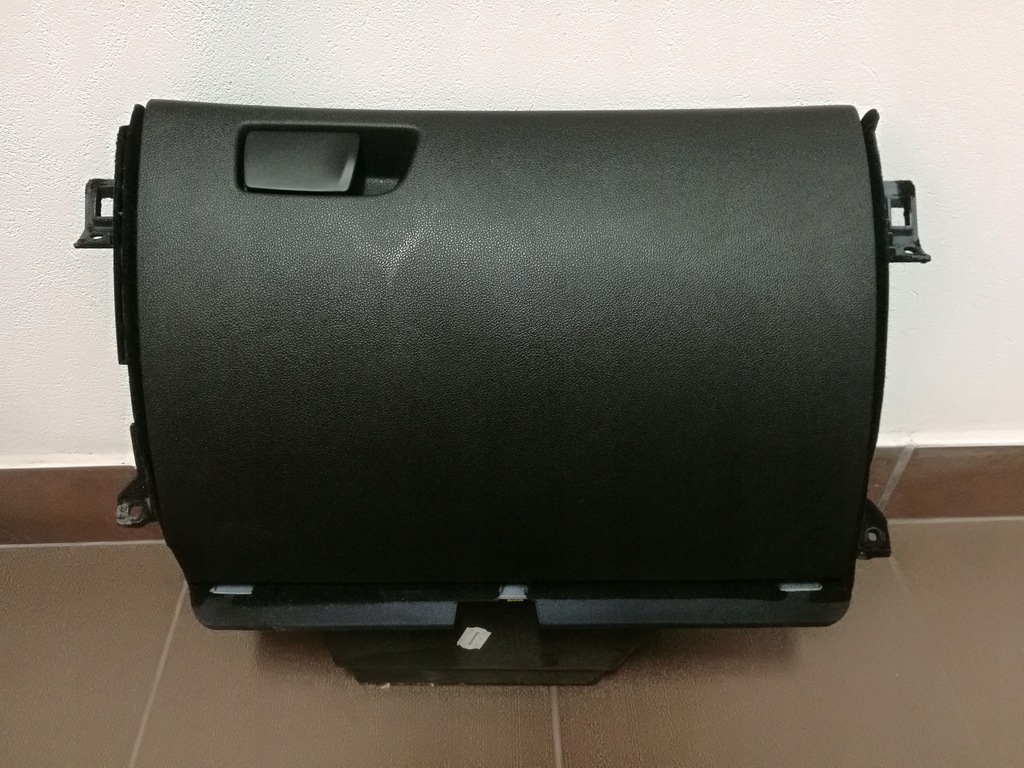 фото №1, Бардачок renault megane iv --чёрный пассажир оригинал