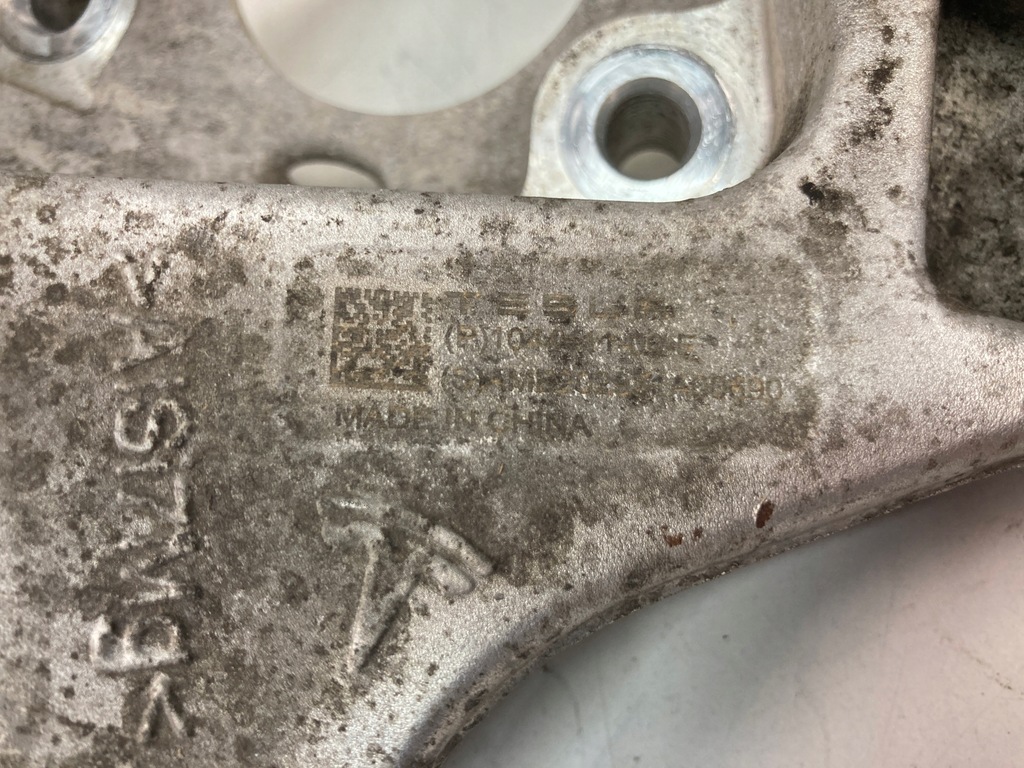 фото №12, Поворотный кулак левая задняя tesla 3